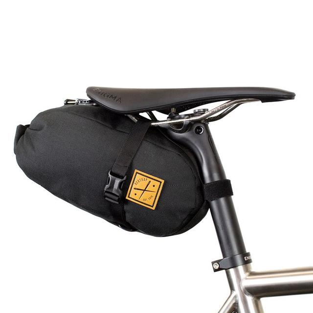 Sacoche trousse à outils rigide sur cadre vélo vintage saddle